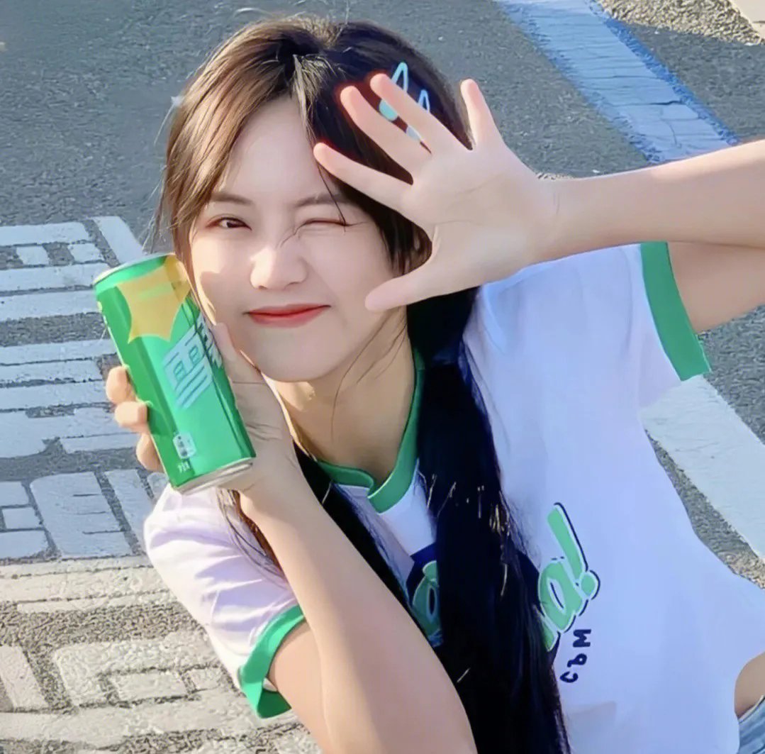 拿针的女孩
